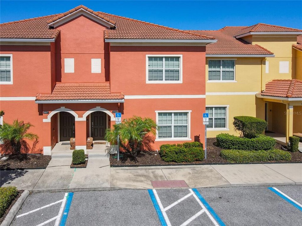 8845 Candy Palm Rd in Kissimmee, FL - Foto de edificio