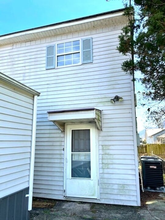 106 133rd St-Unit -Unit A in Marmet, WV - Building Photo