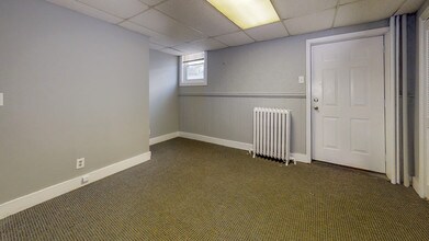 200 E Broad St-Unit -1A in Burlington, NJ - Building Photo - Building Photo