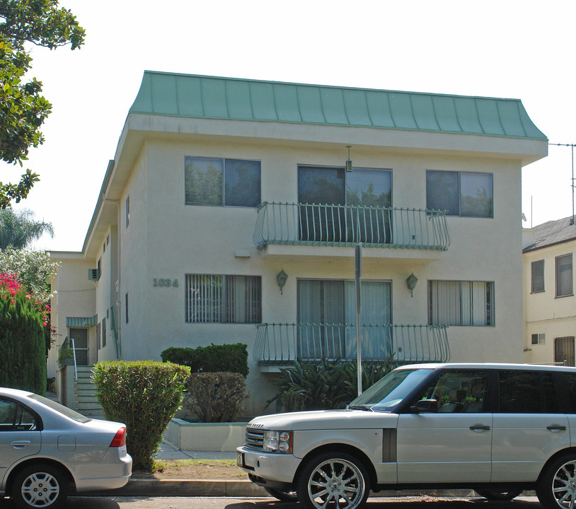 1034 N Croft Ave in West Hollywood, CA - Building Photo