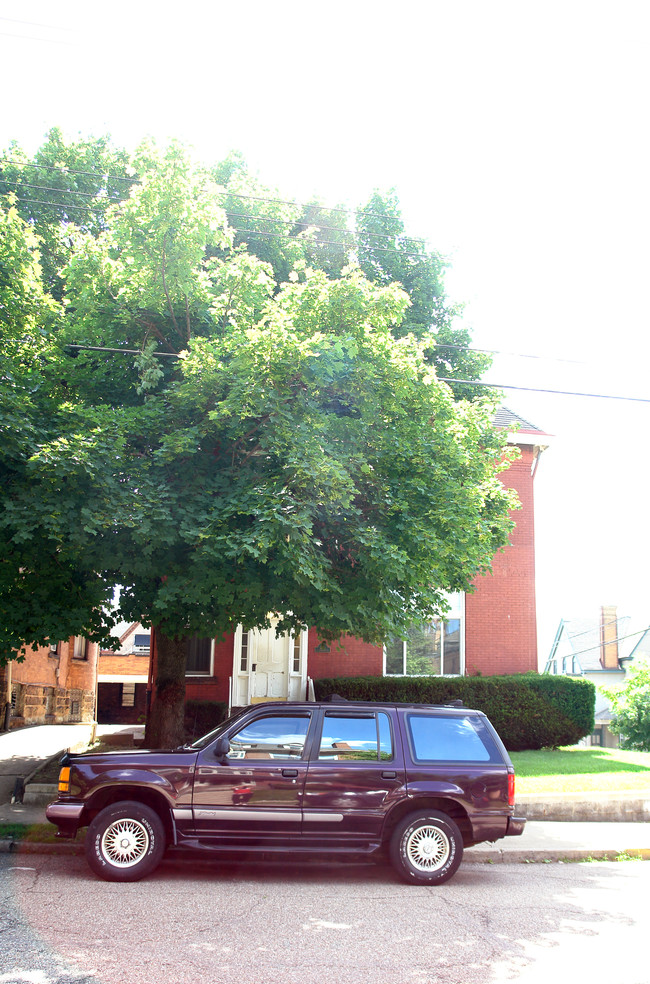 239 S Fairmount St in Pittsburgh, PA - Building Photo - Building Photo