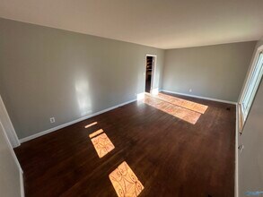 4103 Lakeview Dr NW in Huntsville, AL - Building Photo - Building Photo