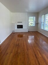 3413 La Cresta Dr in Bakersfield, CA - Building Photo - Building Photo