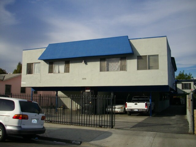 1235 W 105th St in Los Angeles, CA - Foto de edificio