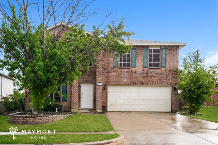 8003 Mosstree Dr in Arlington, TX - Building Photo