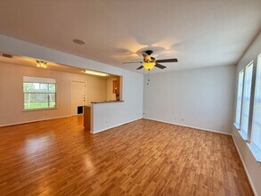 311 Clydesdale Ln in Victoria, TX - Foto de edificio - Building Photo