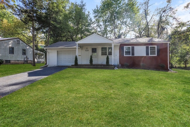 property at 2520 S Crescent Ave