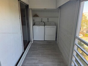 3571 Inverrary Dr in Lauderhill, FL - Building Photo - Building Photo