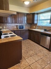 4906 Yorkshire Dr in Enid, OK - Building Photo - Building Photo