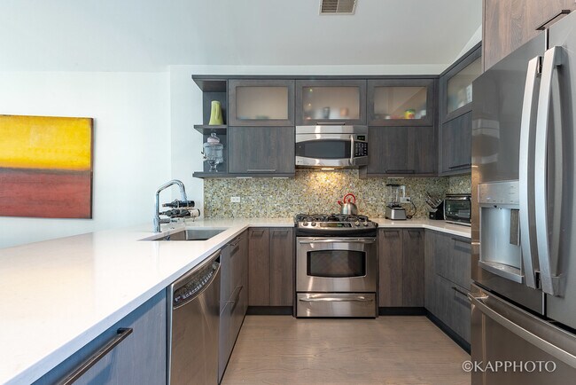 1942 S Prairie Ave in Chicago, IL - Building Photo - Building Photo
