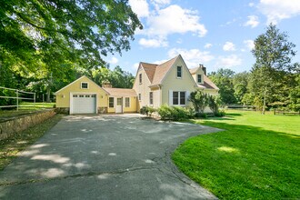 26 Great Hillwood Rd in East Haddam, CT - Building Photo - Building Photo