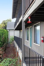 1118 SE Rhone St in Portland, OR - Building Photo - Building Photo