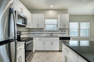 605 Pecan Ave in Round Rock, TX - Building Photo - Building Photo
