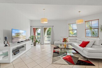 11002 NW 83rd St, Unit 222 in Doral, FL - Building Photo - Building Photo