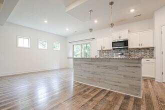 1045 Fuji Ln in Clarksville, TN - Building Photo - Building Photo