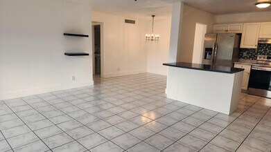 517 Dotterel Rd in Delray Beach, FL - Building Photo - Building Photo