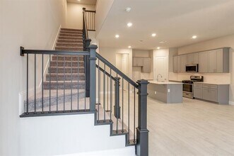 913 Ponds Edge Ln in Euless, TX - Building Photo - Building Photo