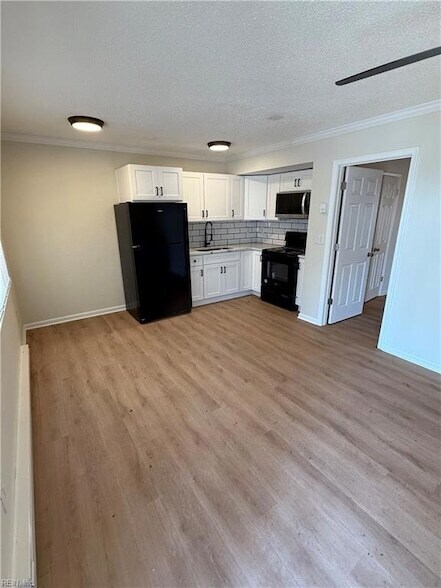 255 W Ocean View Ave, Unit 6 in Norfolk, VA - Foto de edificio - Building Photo