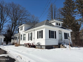 5 Mockingbird Hill in Latham, NY - Building Photo - Building Photo