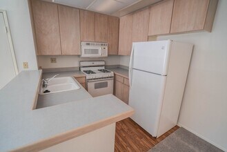 18820 Mandan St in Santa Clarita, CA - Building Photo - Building Photo