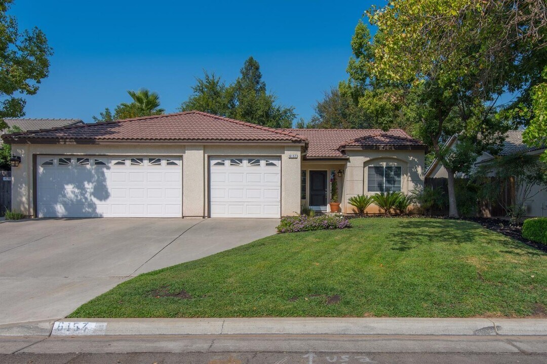 6157 N Alva Ave in Fresno, CA - Building Photo