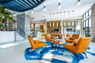 Century West Pryor in Lee's Summit, MO - Foto de edificio - Interior Photo