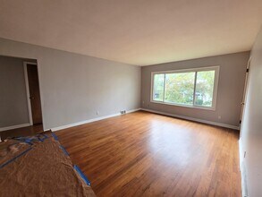 1679 Tanglewood Dr in Akron, OH - Building Photo - Building Photo