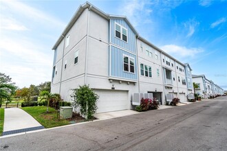 421 Gowdy Rd in Sarasota, FL - Building Photo - Building Photo