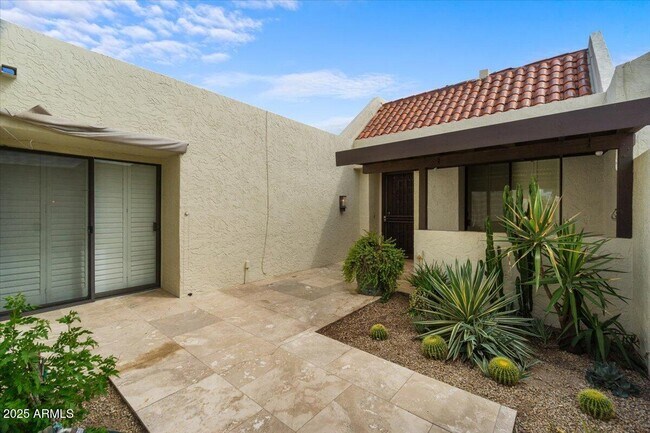 2515 N Miller Rd in Scottsdale, AZ - Building Photo - Building Photo