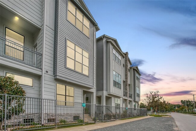 1508 Beall St in Houston, TX - Building Photo - Building Photo