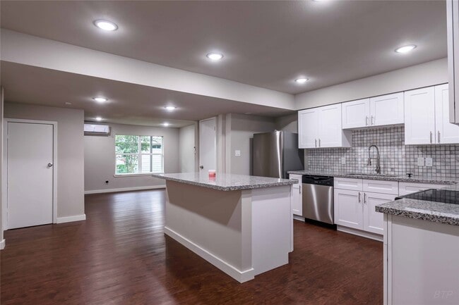 property at 11933 Beechnut St