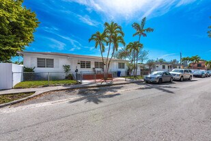 323 NW 21st Ave in Miami, FL - Building Photo