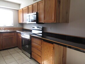 324 Wright St, Unit 205 in Lakewood, CO - Building Photo - Building Photo