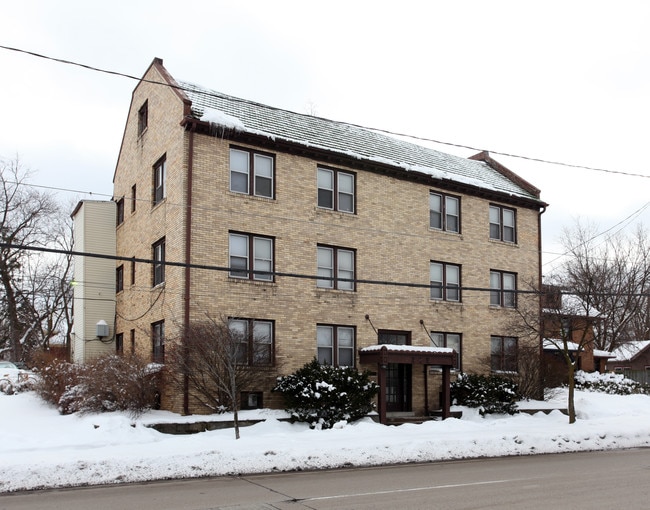 321-325 W Washington Dr in Jackson, MI - Foto de edificio - Building Photo