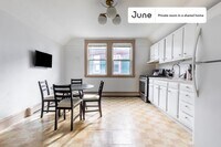 123 Washington St photo'