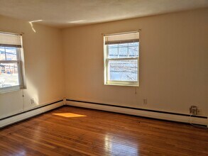 26 Grove St, Unit 12 in Arlington, MA - Building Photo - Building Photo