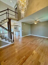 5404 NE Holiday Dr in Lee's Summit, MO - Foto de edificio - Building Photo