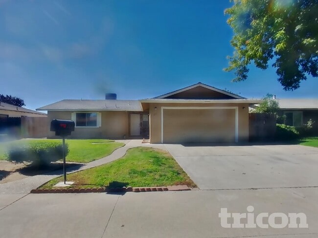 405 Pirinen Ln in Modesto, CA - Building Photo - Building Photo