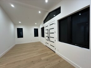 140 S Gordon Way in Los Altos, CA - Building Photo - Building Photo