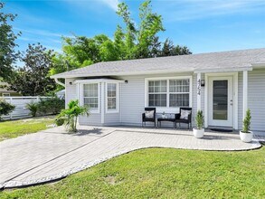 4754 Lake Shore Dr in St. Cloud, FL - Foto de edificio - Building Photo