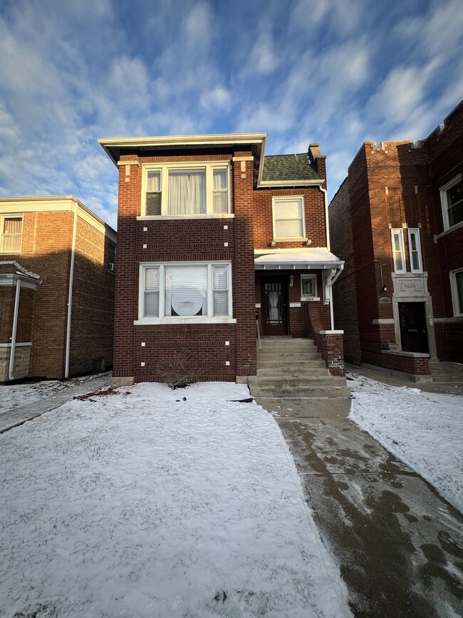 7925 S Eberhart Ave, Unit 1