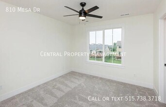 810 SE Mesa Dr in Waukee, IA - Building Photo - Building Photo