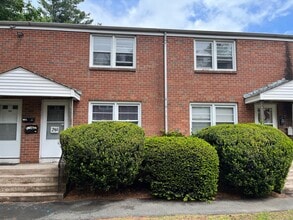4 Saint Regis St in East Hartford, CT - Building Photo - Building Photo