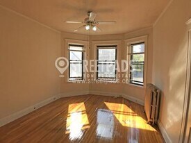 17-19-19 Washington St in Malden, MA - Building Photo