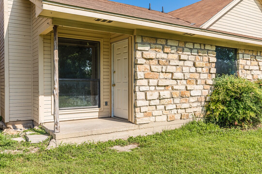 909 Shepherd St in Morgan, TX - Building Photo