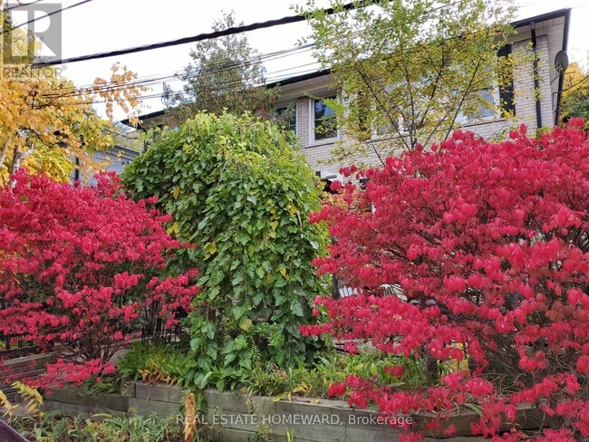 21 Love Crescent in Toronto, ON - Building Photo - Building Photo