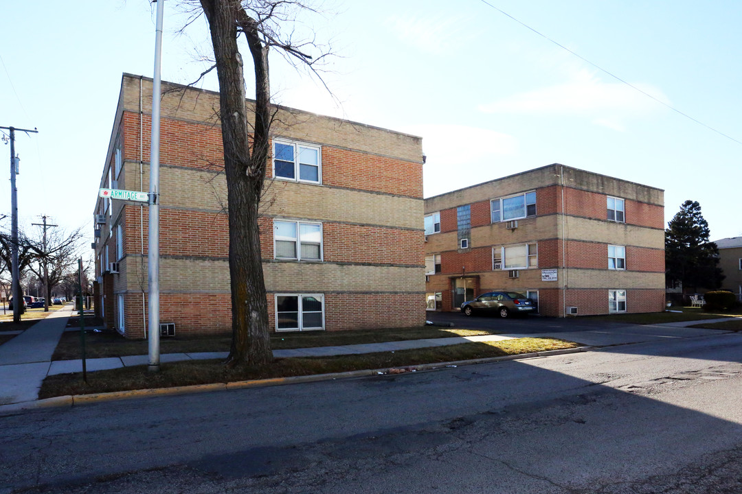 1806 Armitage Ave in Melrose Park, IL - Foto de edificio