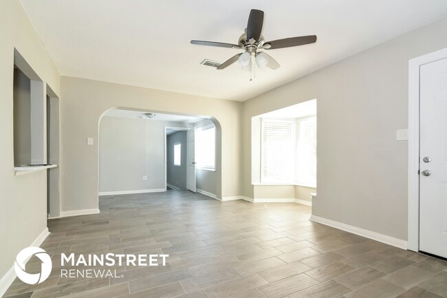 5224 Puritan Ave in Tampa, FL - Building Photo - Building Photo