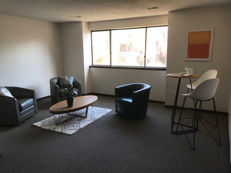 68 Oberlin St in Iowa City, IA - Building Photo