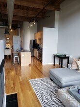 1500 W Monroe St, Unit 423 in Chicago, IL - Foto de edificio - Building Photo